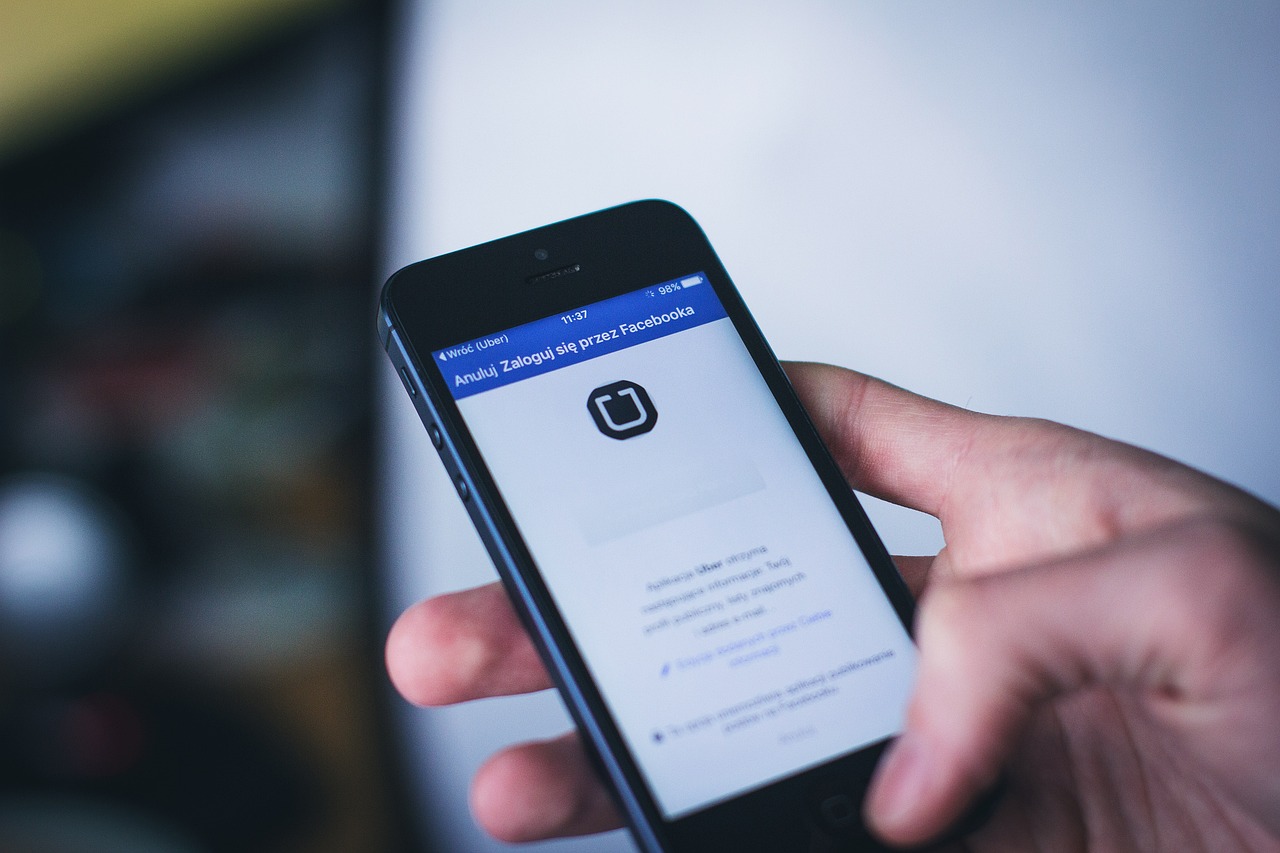 Compreendendo a Uberização na Tecnologia da Informação: Um Paralelo com a Punição ao Uber
